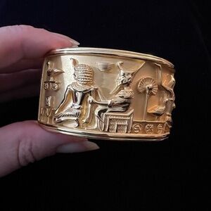 Vintage Egyptian revival hinged Bracelet by Elizabeth Taylor for Avon Gold